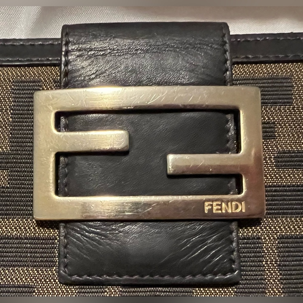 EUC Fendi Long Wallet with box and dust bag! - Picture 12 of 12